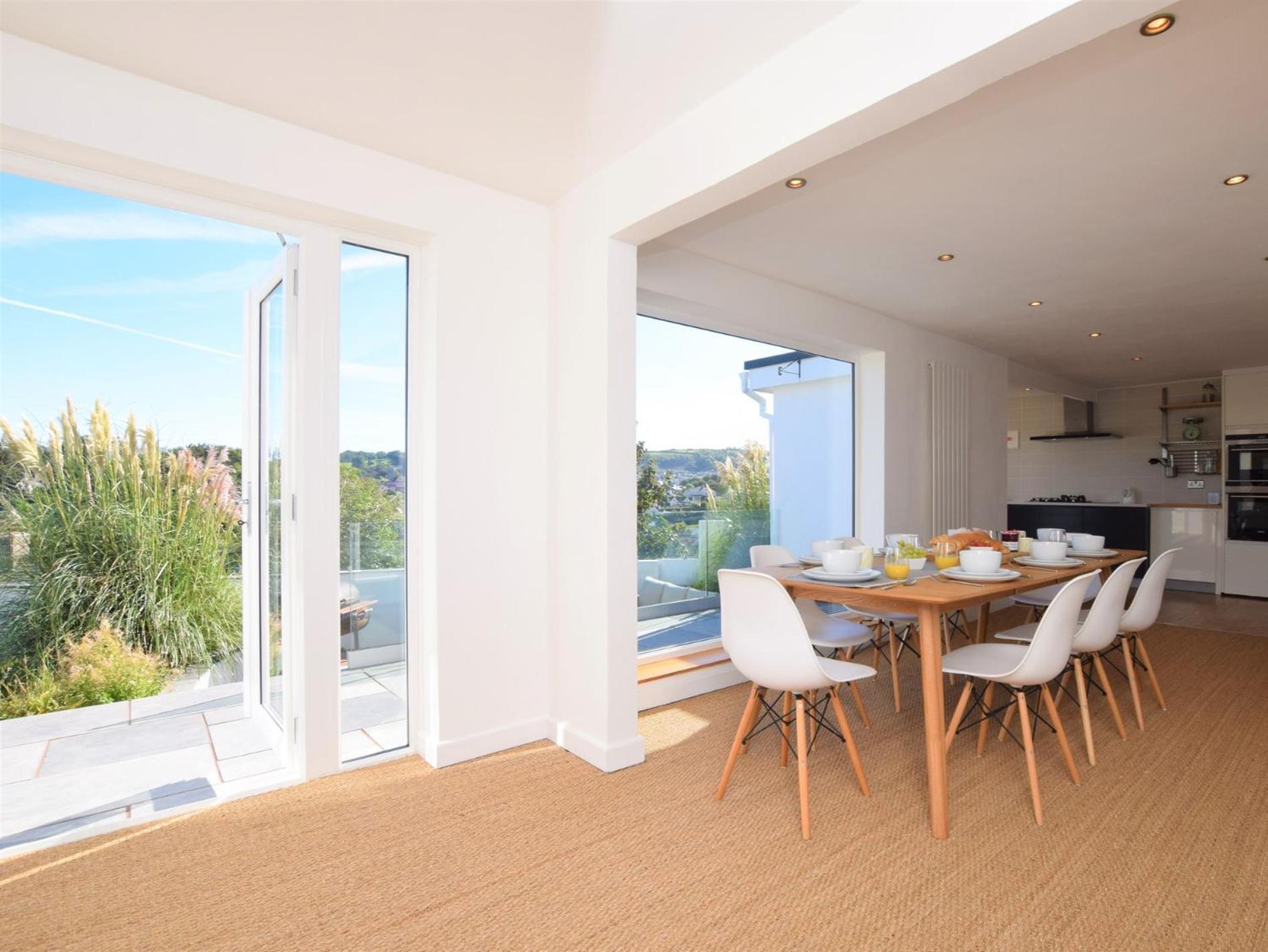 4 Bed In Brixham 76402 Villa Exterior photo