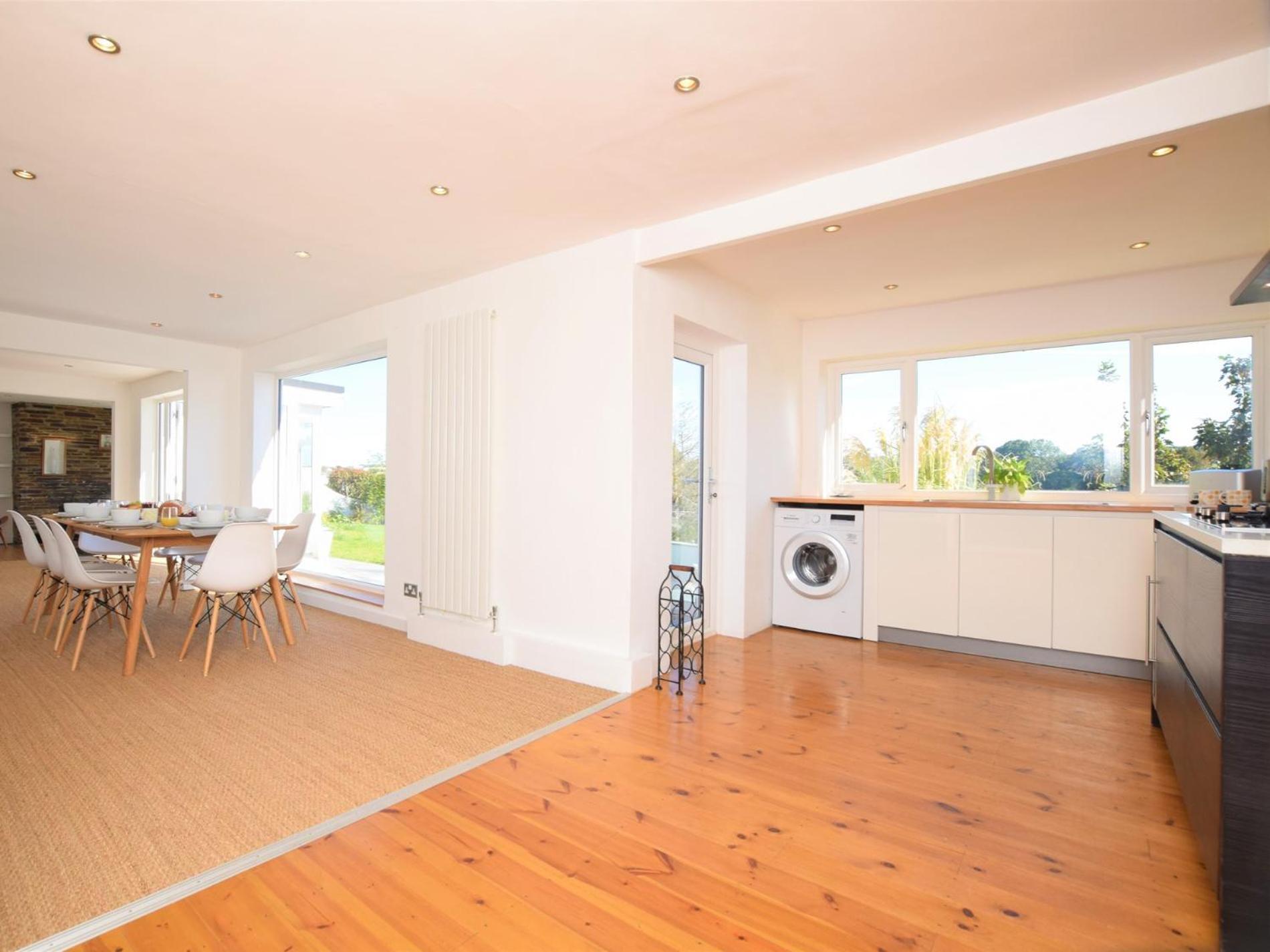 4 Bed In Brixham 76402 Villa Exterior photo